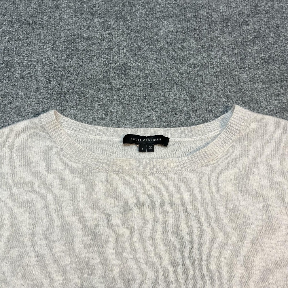 Skull Cashmere Sweater Womens Small White 100% Cashmere Back Skull Graphic - Picture 4 of 9